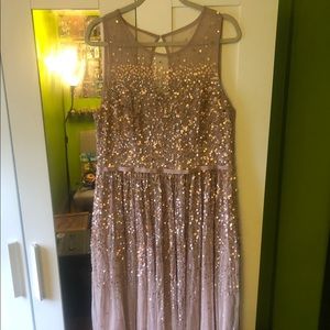 Sequined Detailed Tulle Dress